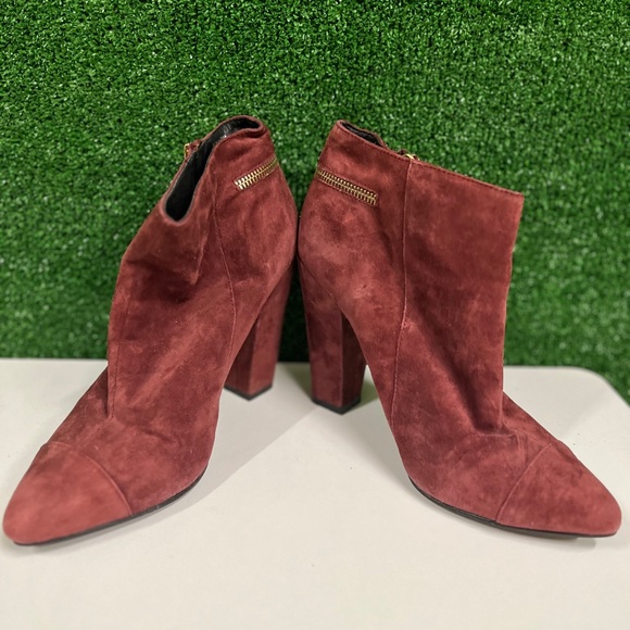 Aldo burgundy booties with gold hardware size 9 - Picture 5 of 7